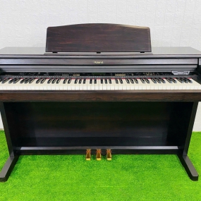 Piano Roland KR-375