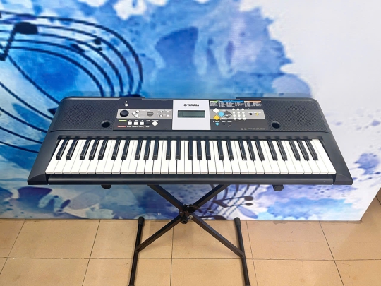 Organ Yamaha PSR-E223