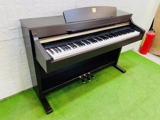 Đàn Piano Yamaha CLP-330
