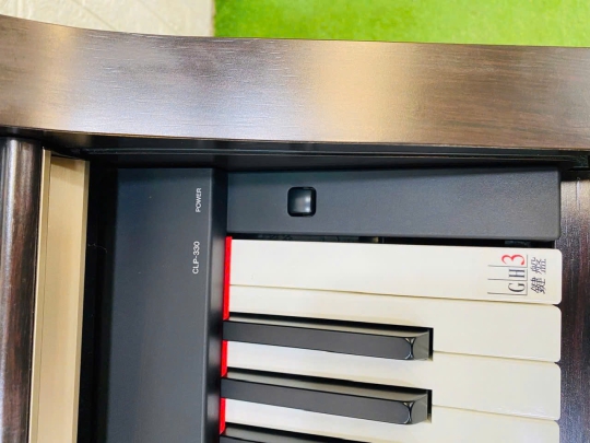 Đàn Piano Yamaha CLP-330