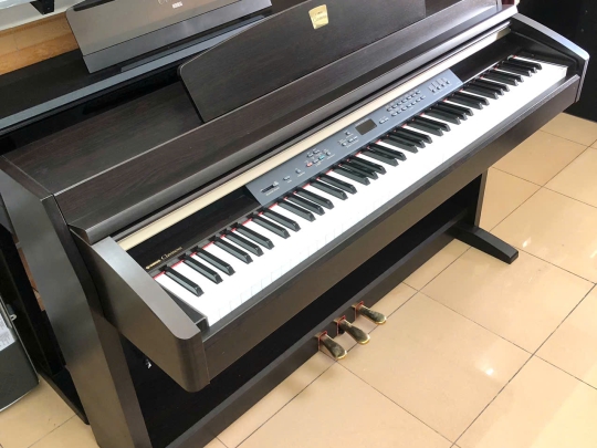 Đàn piano Yamaha CLP-230R
