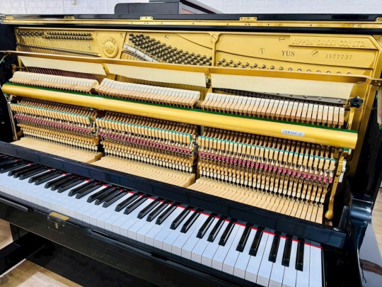 Đàn Piano cơ Yamaha YUS