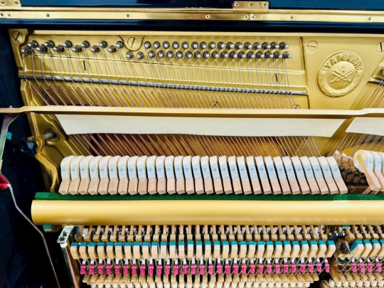 Đàn Piano cơ Yamaha YUS