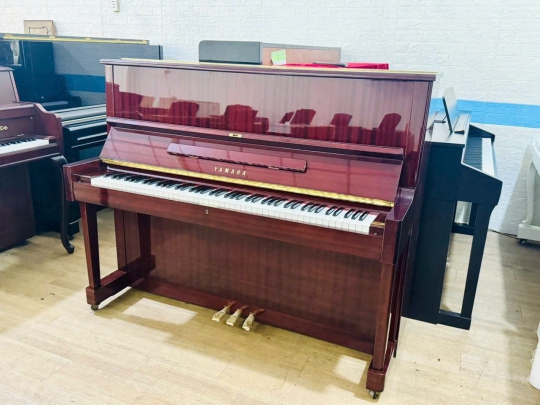 Đàn Piano cơ Yamaha W108B