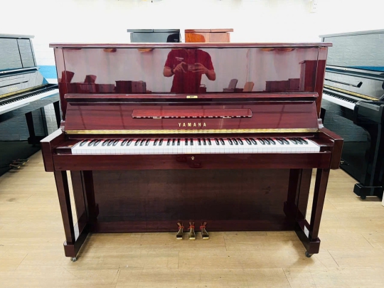 Đàn Piano cơ Yamaha W108B