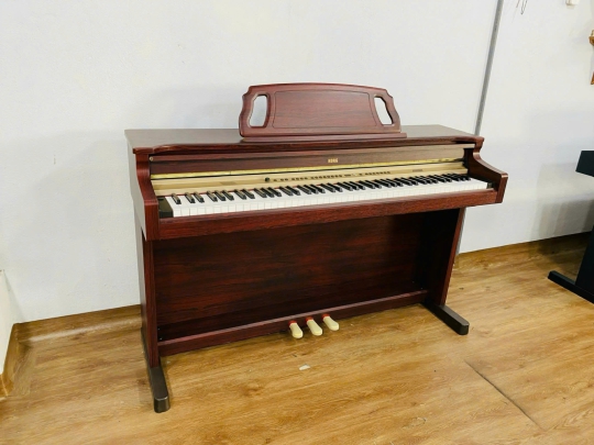 Piano Korg C-670
