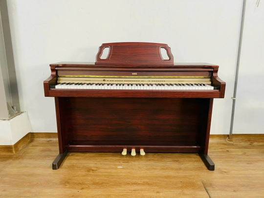 Piano Korg C-670