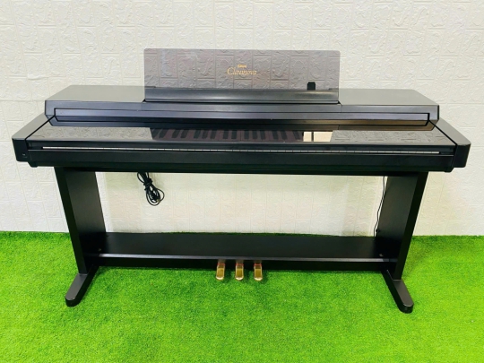 Piano Yamaha CLP-560