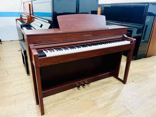 Piano điện Yamaha CLP-545M