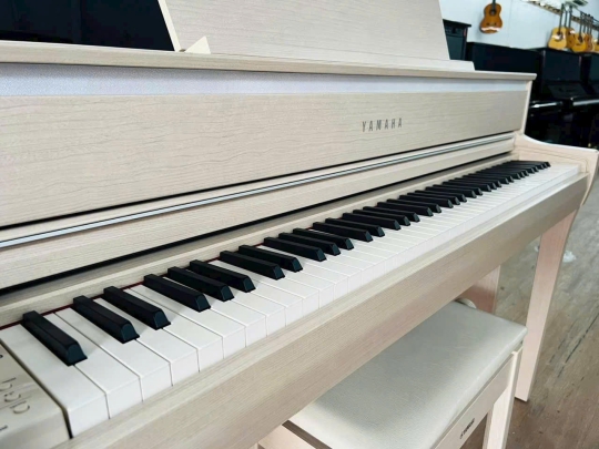 Piano điện Yamaha CLP-675WA