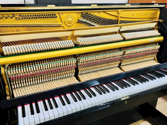 Piano cơ Yamaha U1H