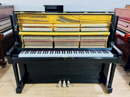 Piano cơ Yamaha U1H