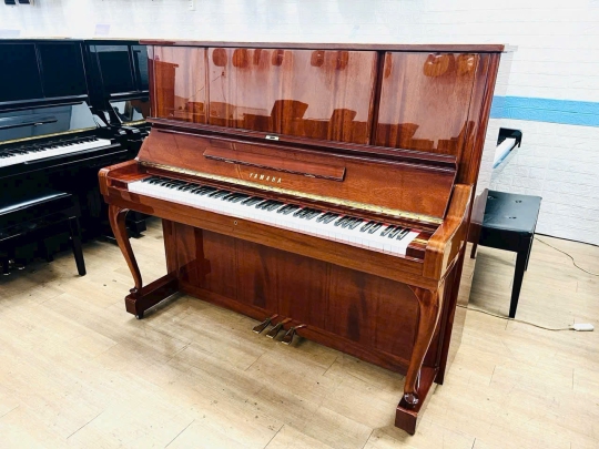 Piano cơ Yamaha W106B