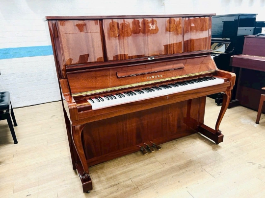 Piano cơ Yamaha W106B