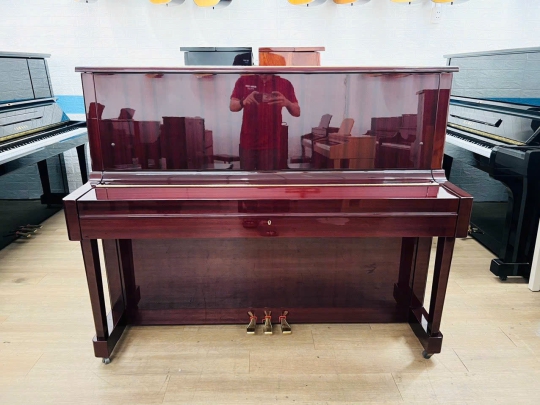 Piano cơ Yamaha W108B