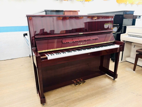 Piano cơ Yamaha W108B