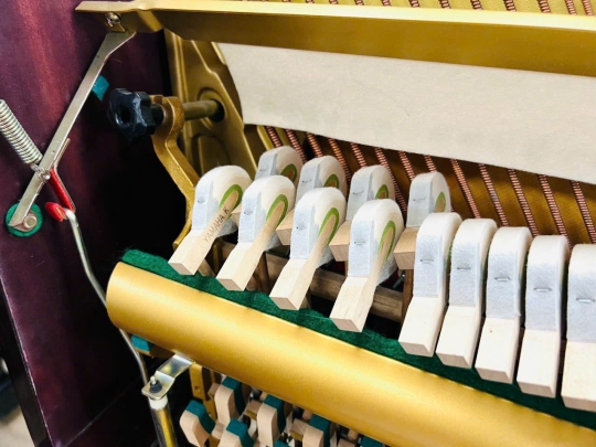 Piano cơ Yamaha W108B