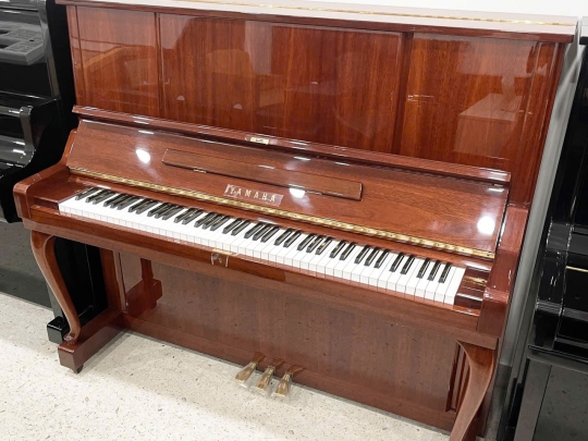 Piano Yamaha W106