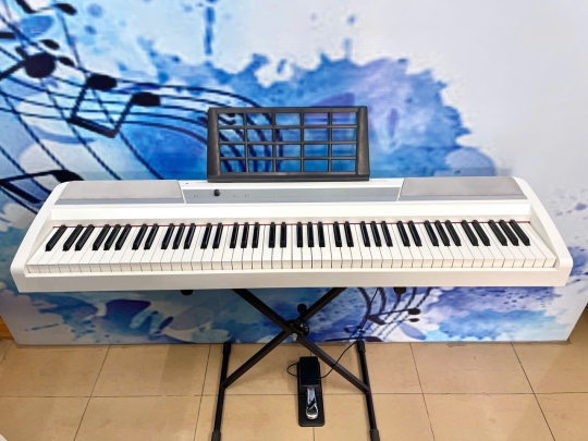 Piano Korg SP-170S 