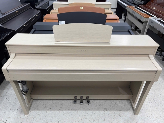 Piano Yamaha CVP-635WA