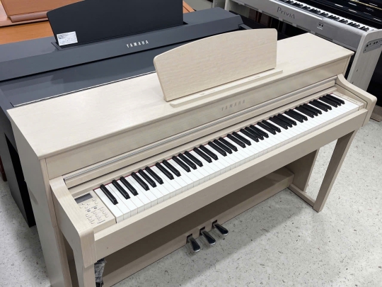 Piano Yamaha CVP-635WA