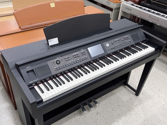 Piano Yamaha CVP-605