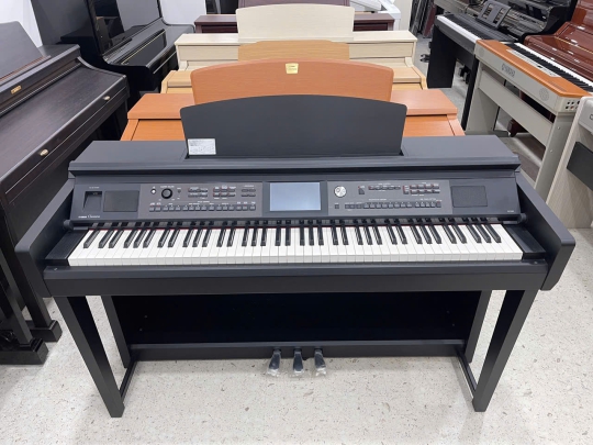 Piano Yamaha CVP-605
