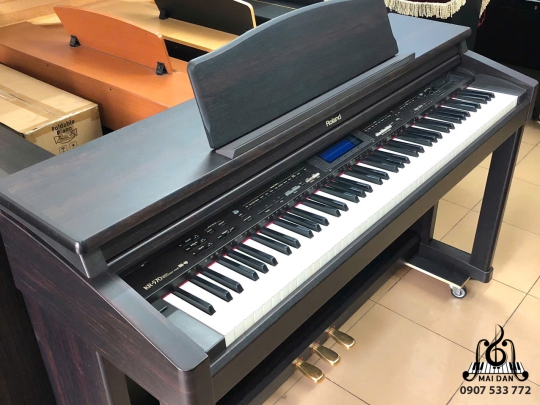 Đàn piano Roland KR-570