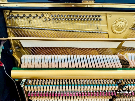 Đàn Piano cơ Yamaha YUS