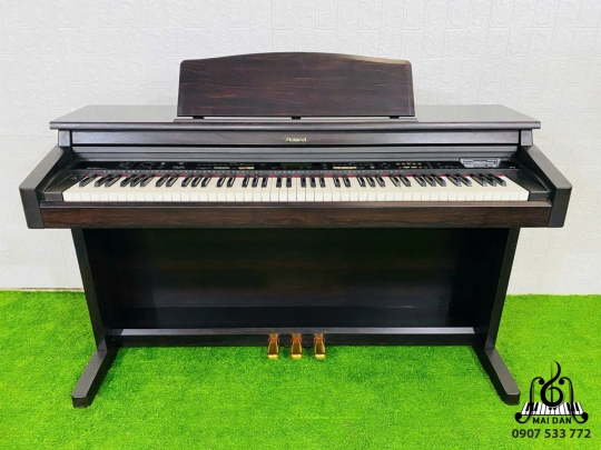 Piano Roland KR-375