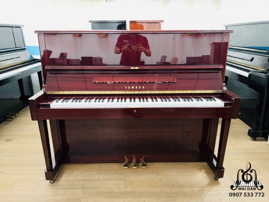 Piano cơ Yamaha W108B