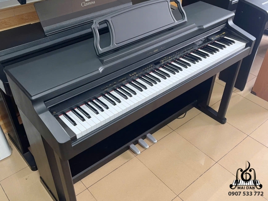 Piano Korg C-700