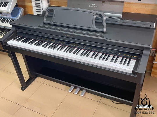 Piano Korg C-700
